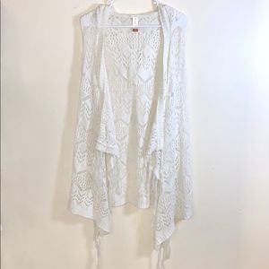 NWOT No Boundaries  sleeveless cardigan, medium